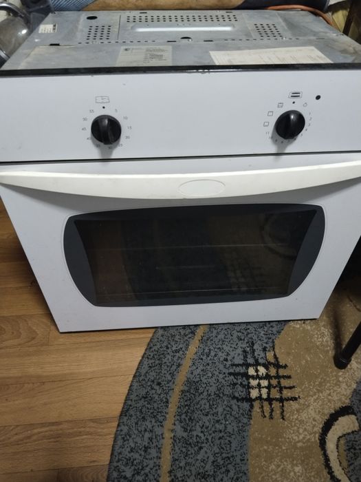 Продам встраиваемый духовой шкаф