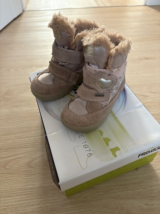 Ghete Primigi imblanite, marime 24, picior lat si pufos