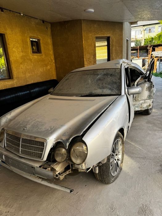 Mercedes-Benz E280 W210 (Лупарик)