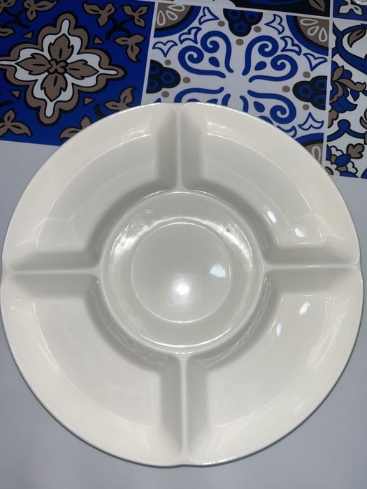 Продам тарелки и салатницы