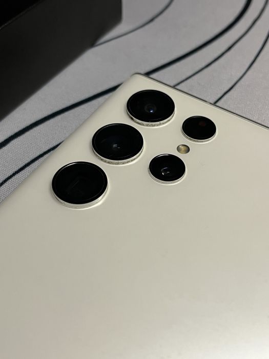 Samsung Galaxy S22 Ultra Phantom White