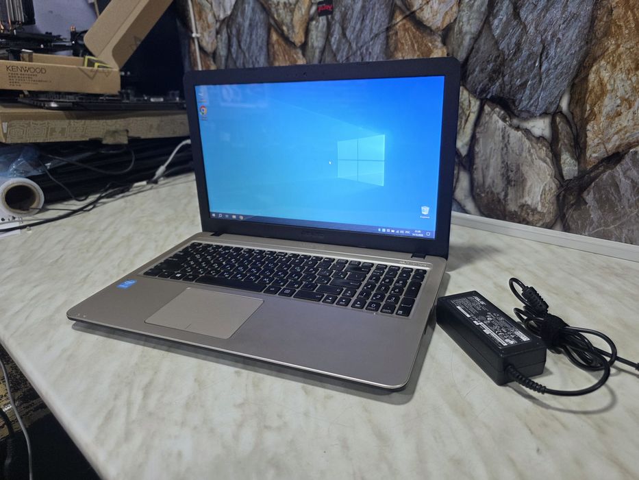 Ноутбук Asus i3 5th + ssd 128gb