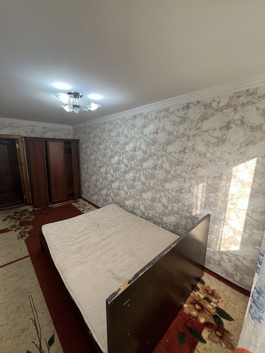 Mekrarayon bozorcha yonida turt hona uchinchi qavat