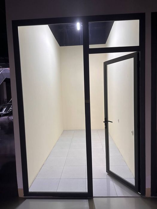 Ibni Sino savdo markazidagi doʻkon sotiladi