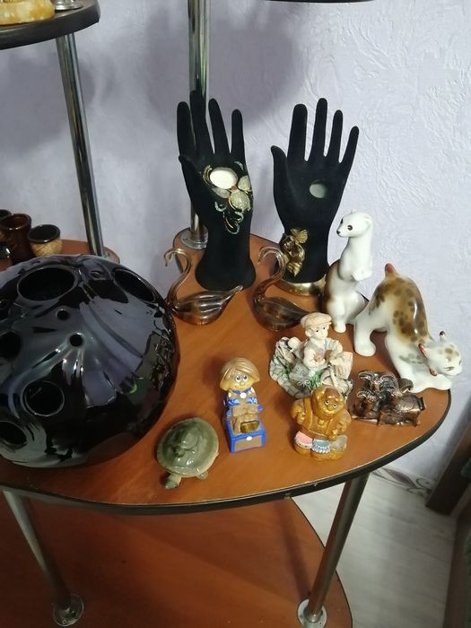 Сувениры разные часы бусы