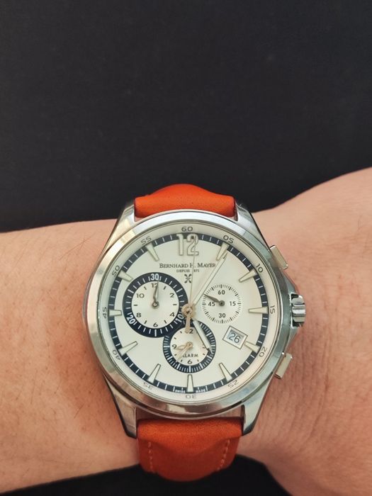 Продам часы наручные