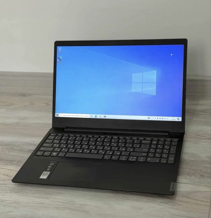 Продам ноутбук новой модели в отличном состоянии