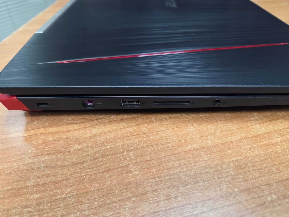 Лаптоп Acer Aspire VX15