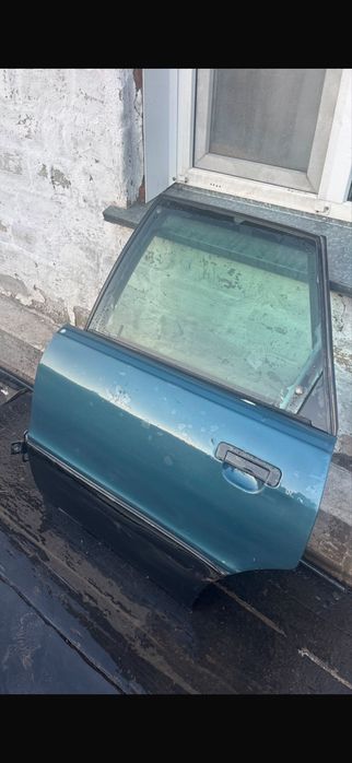 продам зад бампер ауди 80б3