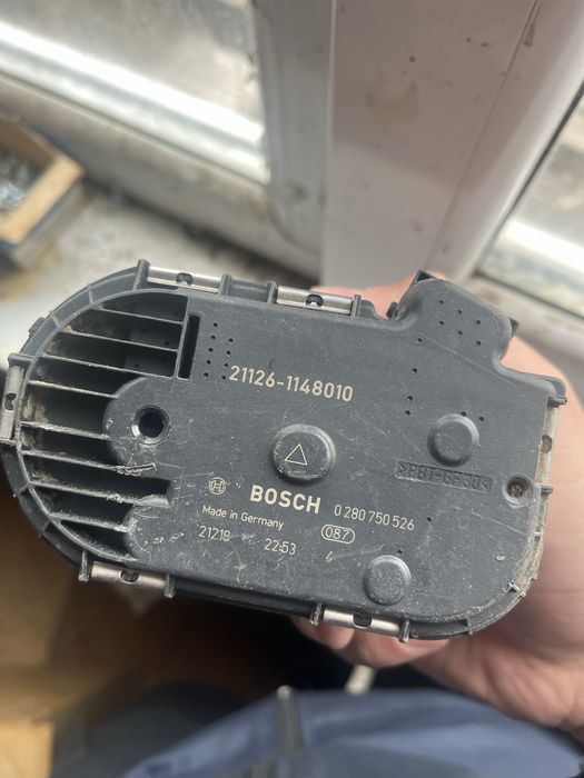 Дроссельная заслонка приора