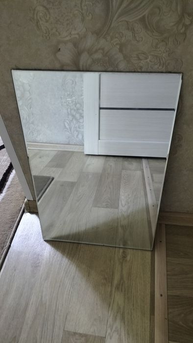 Настенное зеркало 60/40см