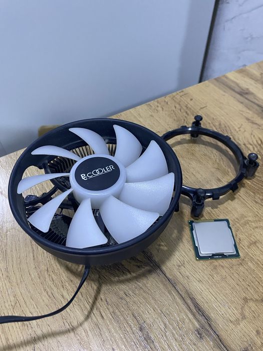 Процессор Intel Core i7-2600 + кулер PCCooler с подсветкой