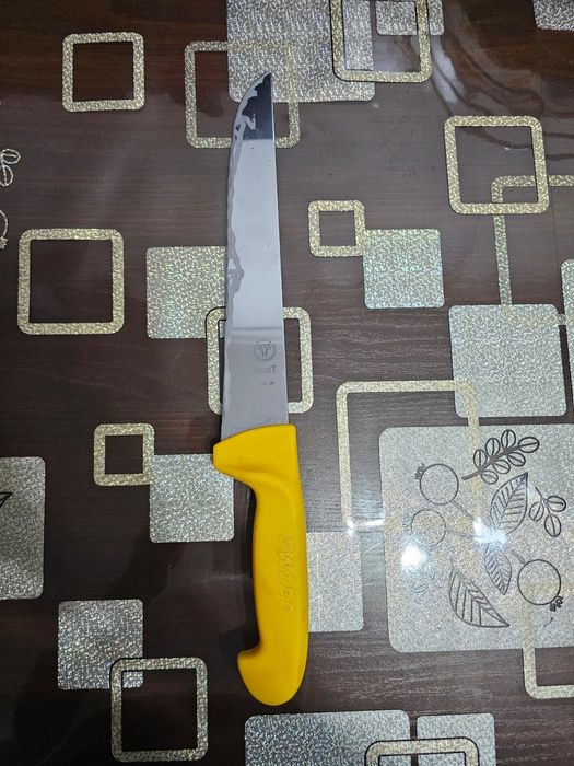 Vând cuțite de colecție