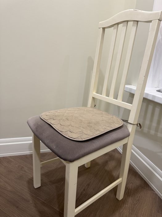 Стульчики белые кухонные