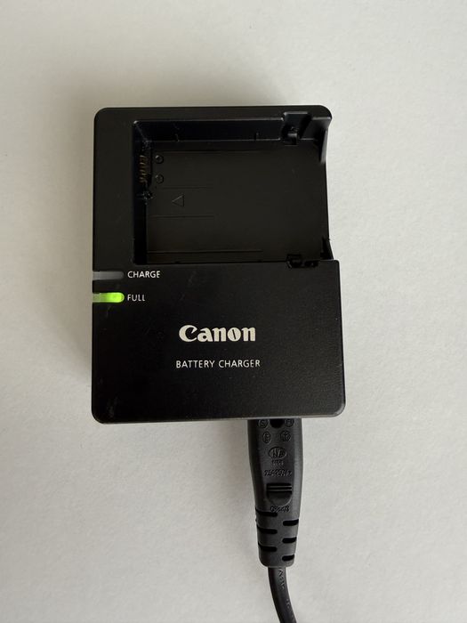 Зарядно устройство Canon LC-E8C