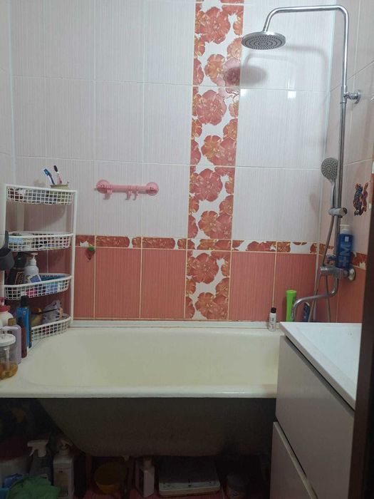 продам 2х ком квартиру центр