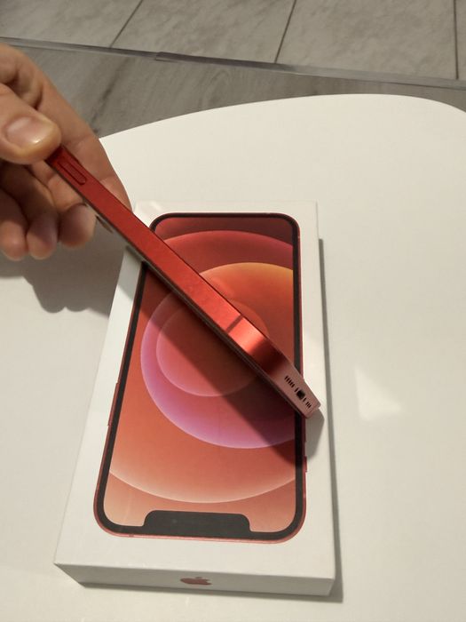 Iphone 14  midnight / iphone 12 red