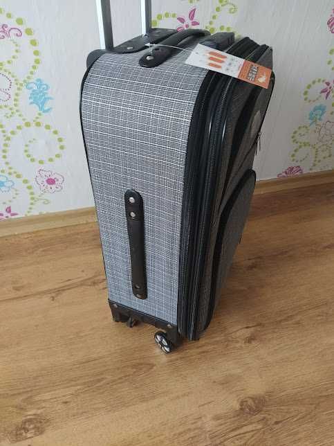 чисто нов куфар размер 20