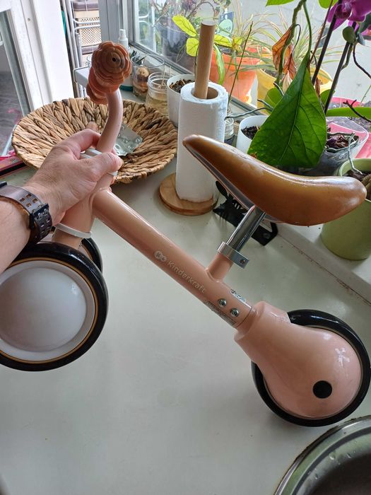 Kinderkraft Колело за баланс Cutie Pink (триколка)