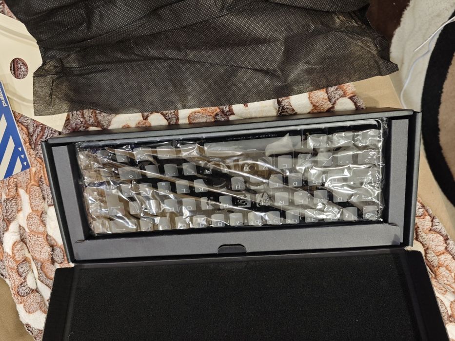 Геймърска клавиатура Asus ROG Falchion