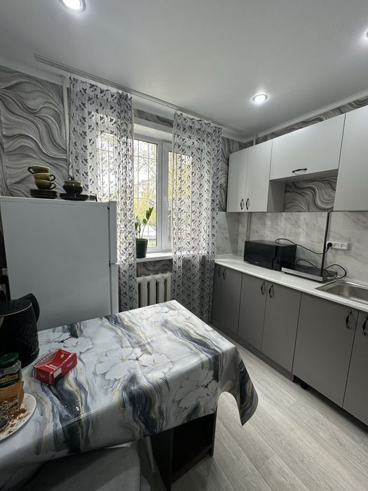 Продам двухкомнатную . Рынок  Дария, Сокол улучшенной планировки 16600