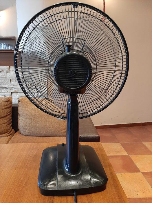 Продавам настолен вентилатор Panasonic