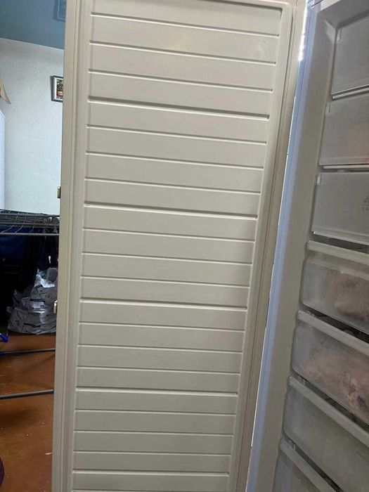 Продам морозильную камеру