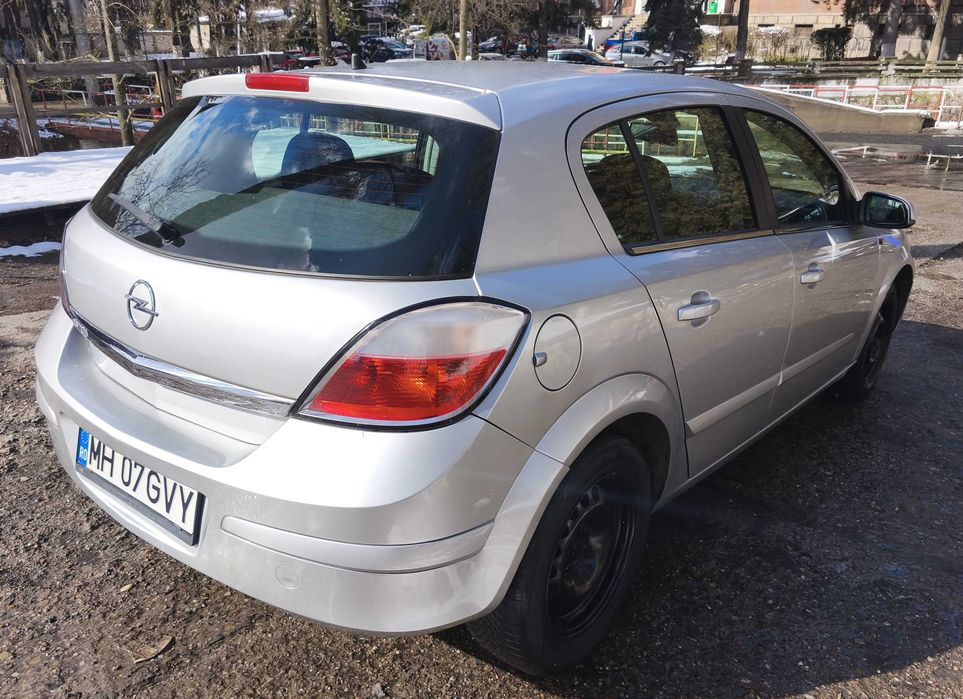 Opel Astra H Benzina
