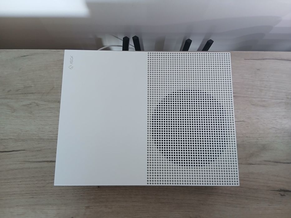 Vănd Consolă Xbox One S 1 TB