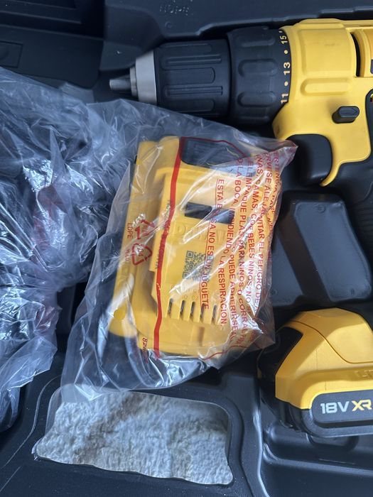 Шуруповерт DeWALT DCD771D2