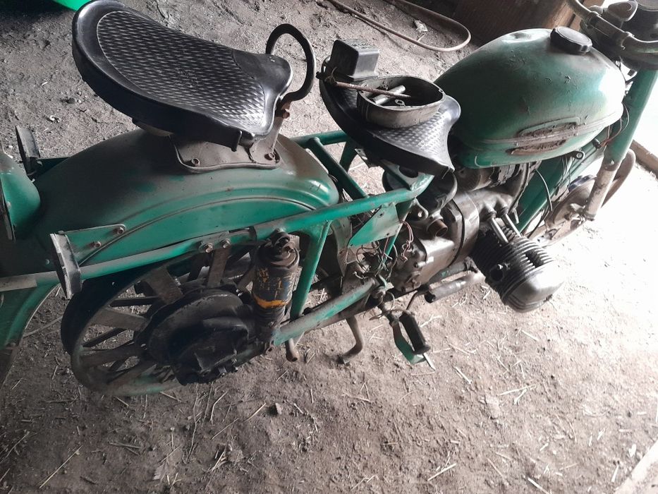 Продам мотоцикл Урал (на запчасти)