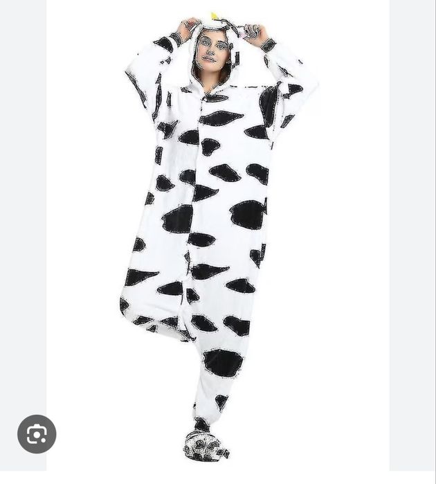 Costum de salopera.Pijamale dintr-o singură  bucată,