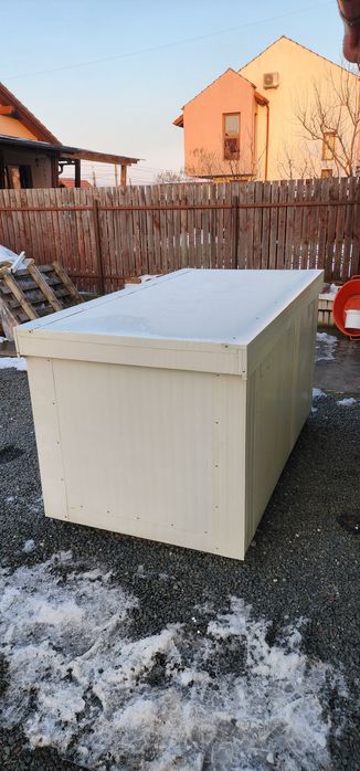 Vand cusca pentru  caine de talie medie