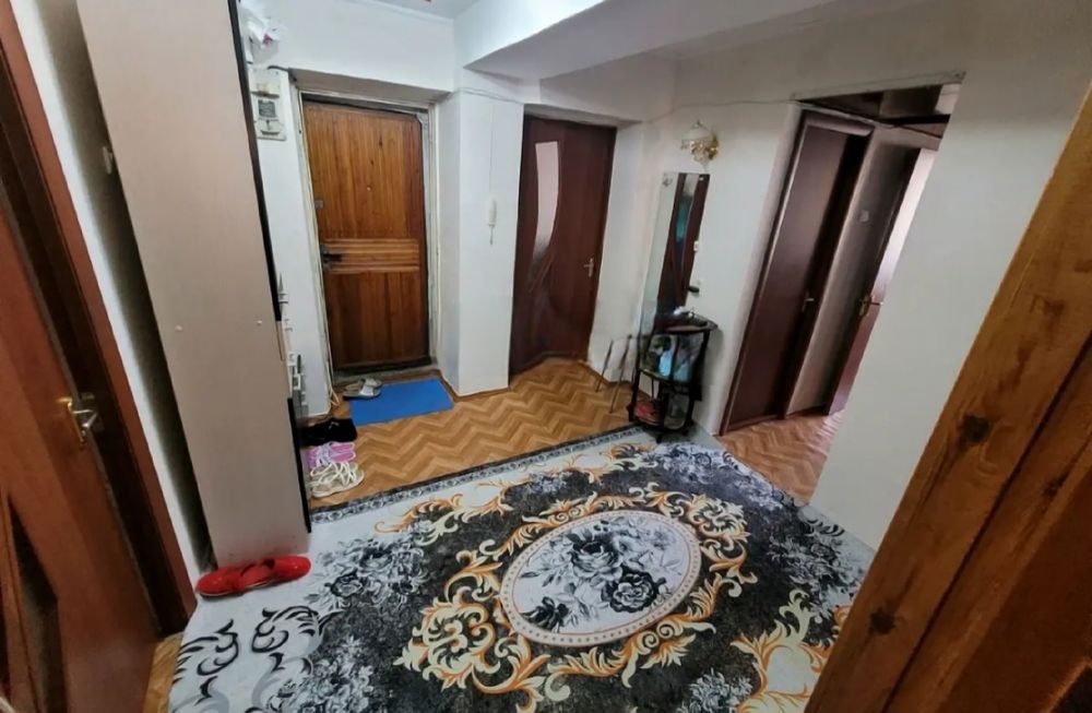 продам 4-х ком. каратал 3-этаж