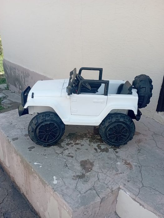 Продам детский автомобиль