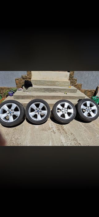 Vând patru jante BMW cu gume Michelin vară 70% 235/50 R18 si patru gume 4 sezoane 225/55R17 70%
