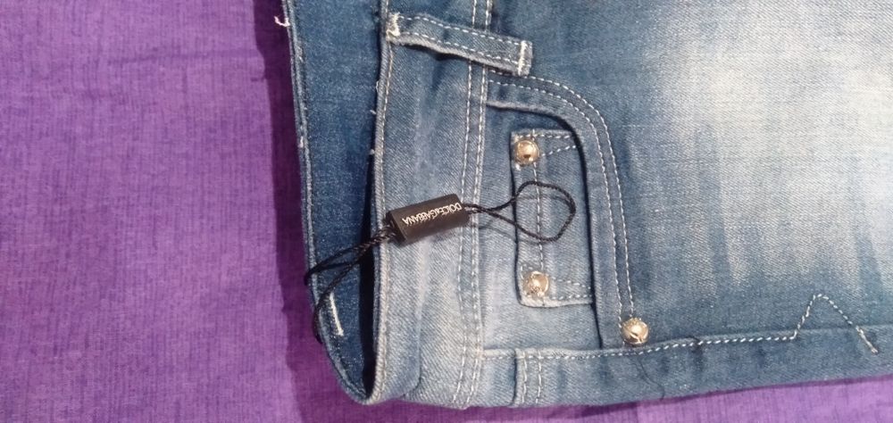 Продам  новые джинсы для девочки за 2000тг