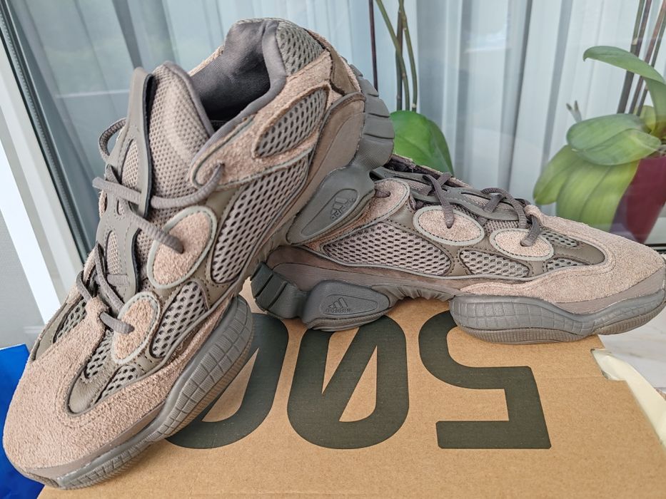 Adidași Yeezy 500