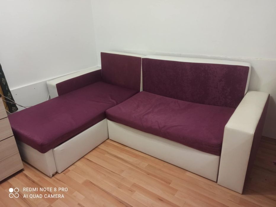 Подарявам разтегателен диван