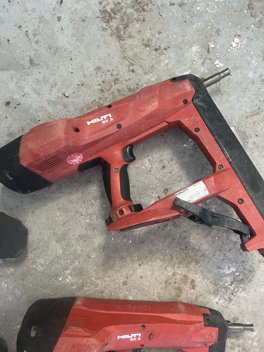 Vand pistol cuie Bx3+ unul gratis