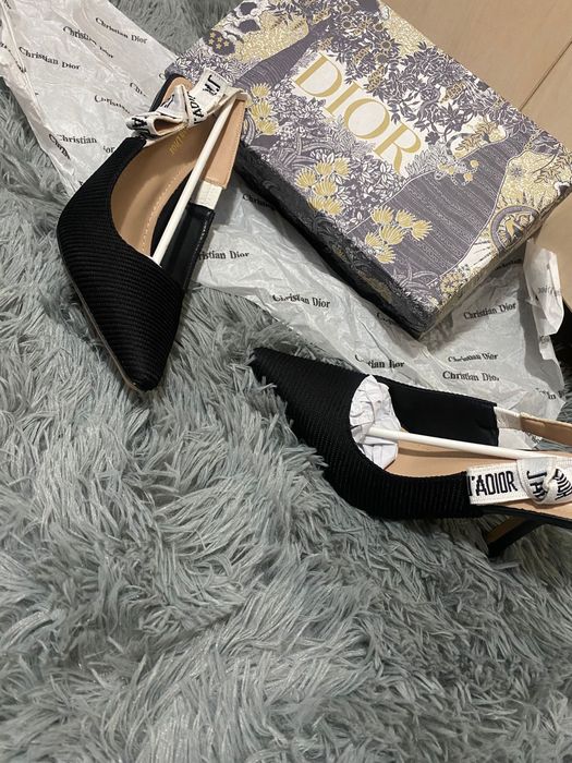 Pantofi Dior.  .