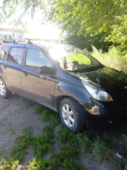 Продам нисан год2006