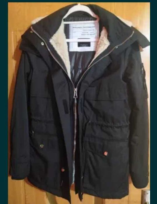 Geacă damă îmblănită Bershka măr. S-M, de iarnă, preț neg. sau schimb