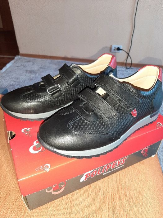 Туфли кожаные на мальчика 36 размер.