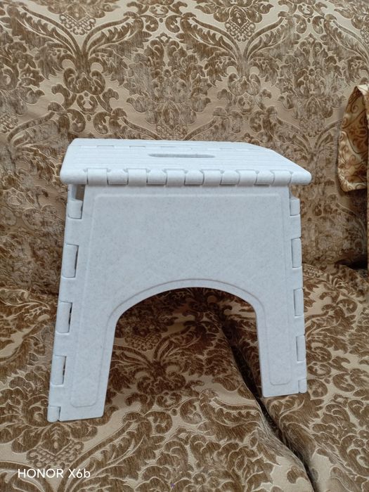 Продаётся пластиковый детский стульчик