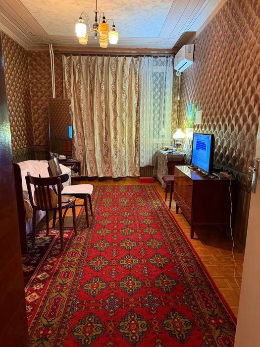 3 комнаты продается квартира.  Метро Мирзо Улугбек Райхон Чиланзар