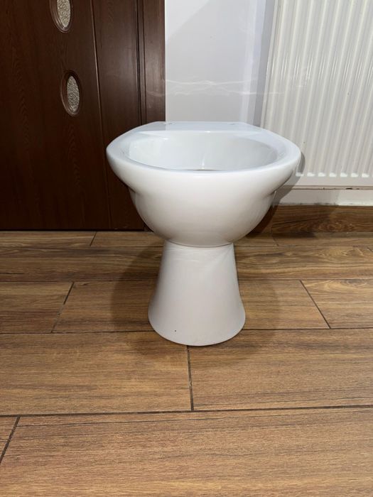 Vând vas de toaletă ceramic