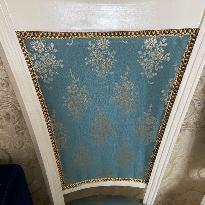 Стол с 6 стульями