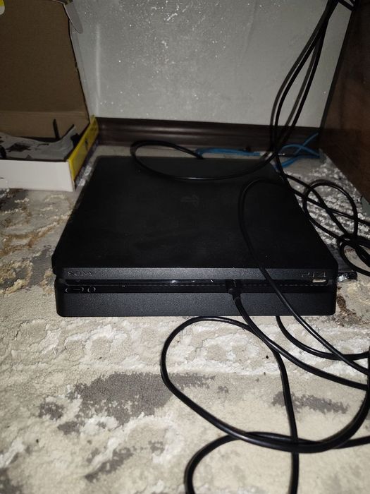 Ps 4 slim sotiladi