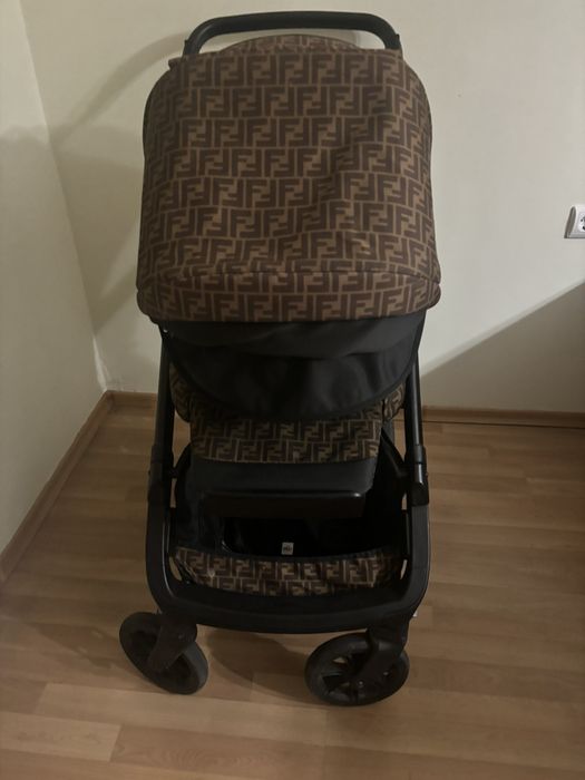 Детска количка Fendi